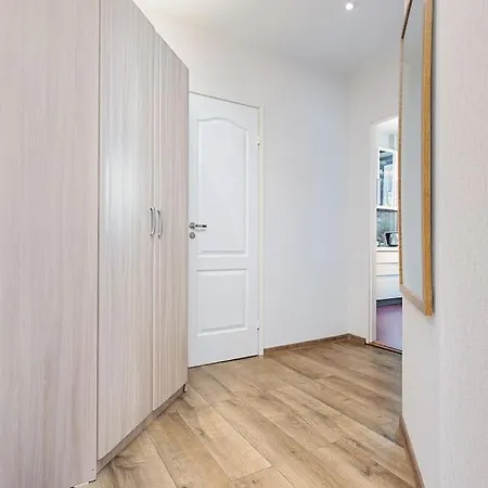 Comfortable 50m2, 2br In The Center شقة *